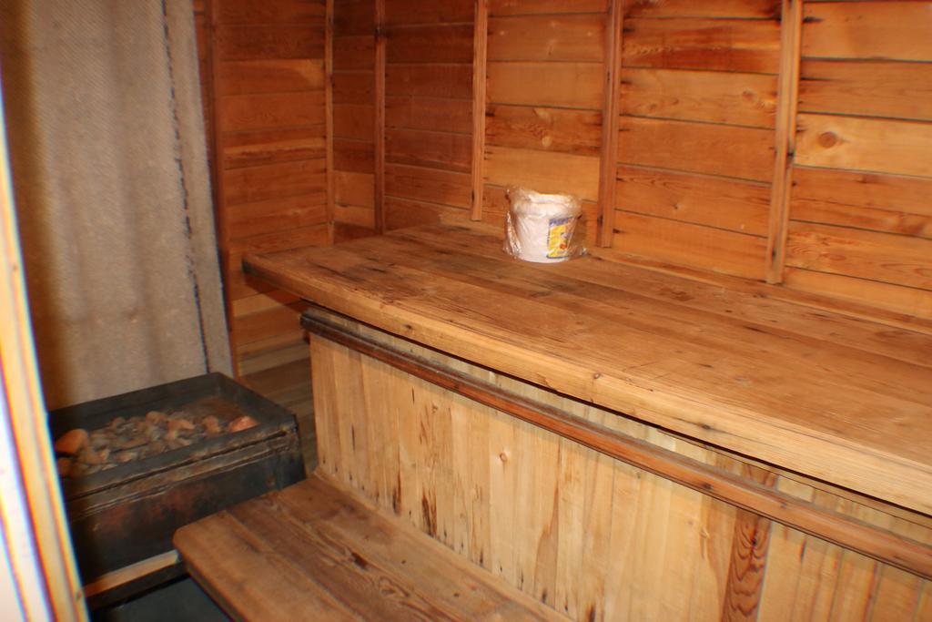 Hostel Ilbirs Karakol Exteriör bild