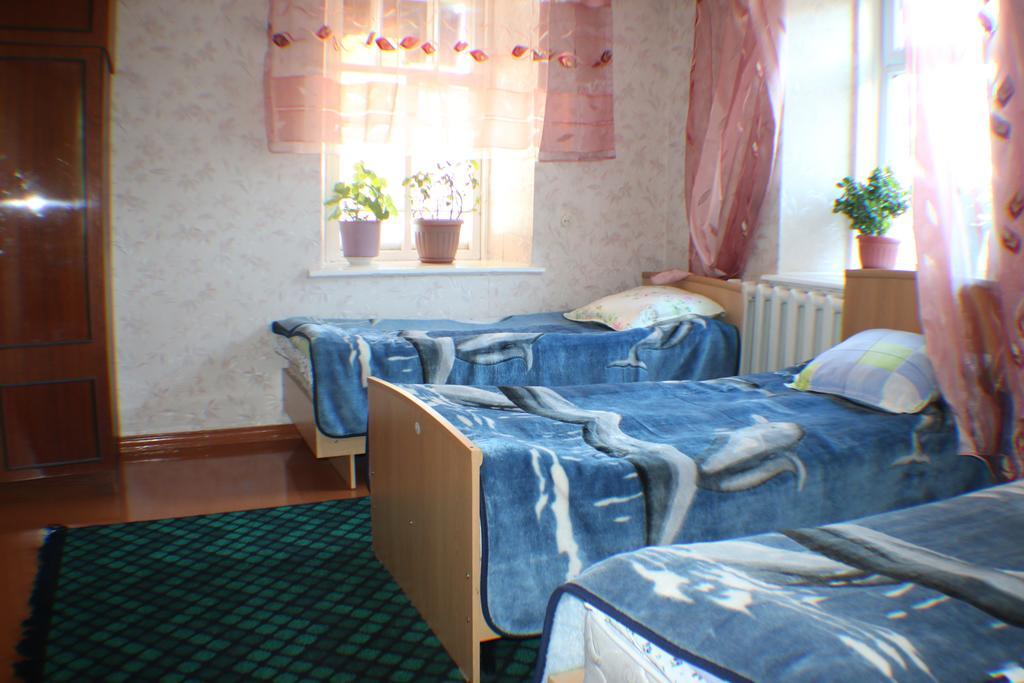 Hostel Ilbirs Karakol Exteriör bild