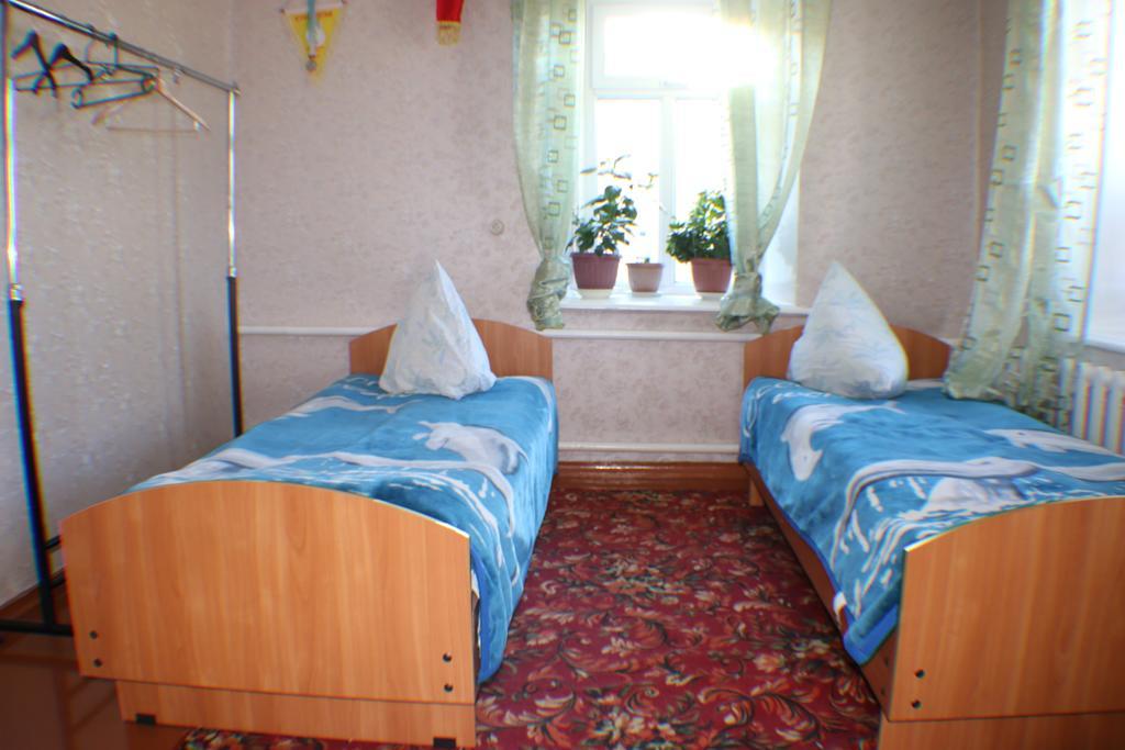 Hostel Ilbirs Karakol Exteriör bild